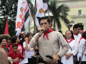 Robin Padilla as Andres Bonifacio: an international version of the film is now showing in selected SM theaters.